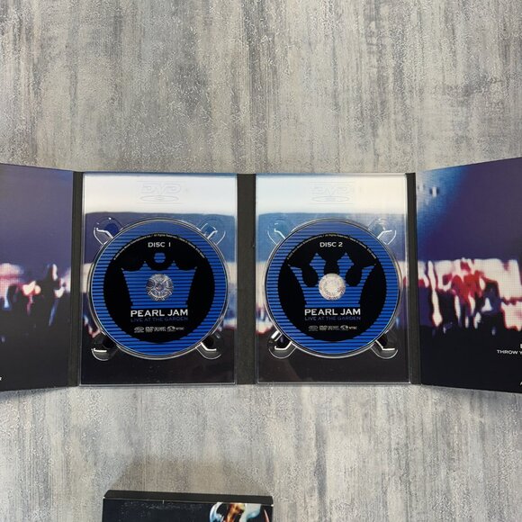 Pearl Jam - Live at the Garden (DVD, 2003, 2-Disc Set) - Picture 8 of 14